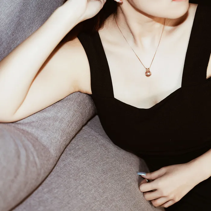 Necklaces Pearly Lustre New Yorker Freshwater Pearl Necklace WN00328