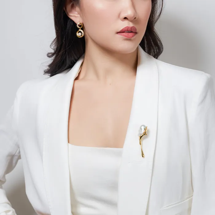 Pearly Lustre Earrings Elegant Freshwater Pearl Earrings WE00584