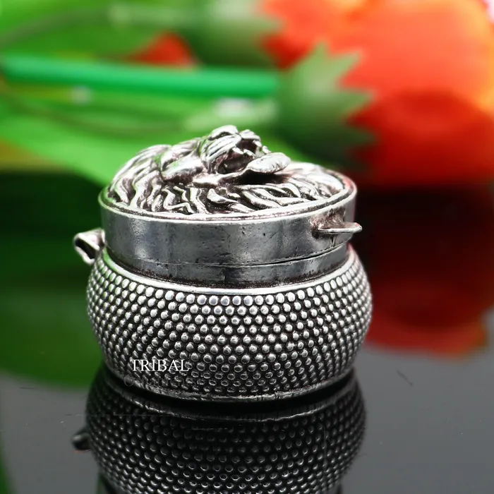Vintage lion design Sterling silver handmade trinket box eye kajal box kumkum box sindur box best brides gift stb348 TRIBAL ORNAMENTS Necklaces Vintage lion design Sterling silver handmade trinket box eye kajal box kumkum box sindur box best brides gift stb348 TRIBAL ORNAMENTS Necklaces