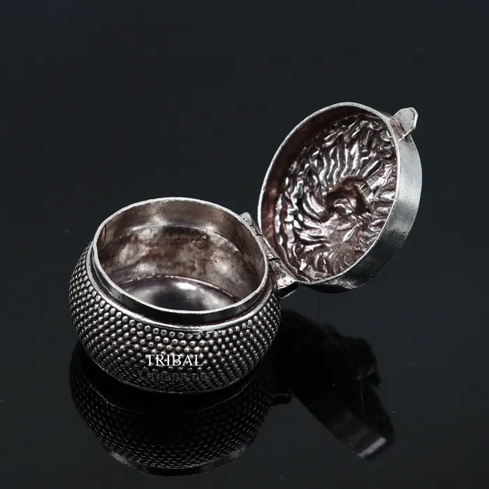 Vintage lion design Sterling silver handmade trinket box eye kajal box kumkum box sindur box best brides gift stb348 TRIBAL ORNAMENTS Necklaces Vintage lion design Sterling silver handmade trinket box eye kajal box kumkum box sindur box best brides gift stb348 TRIBAL ORNAMENTS Necklaces