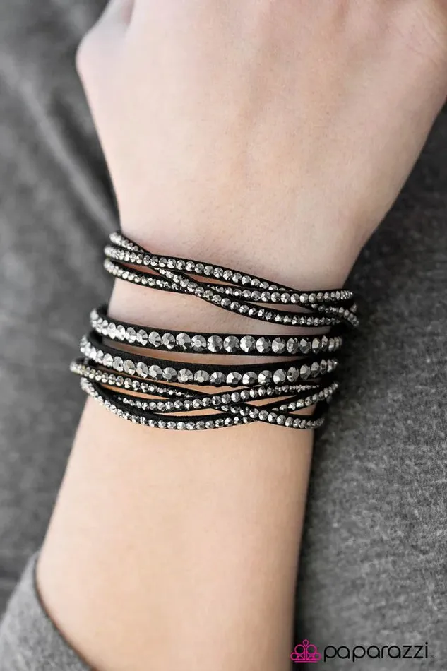 Bracelets Paparazzi Jewelry Paparazzi Bracelet All Hairspray and Glitter Black