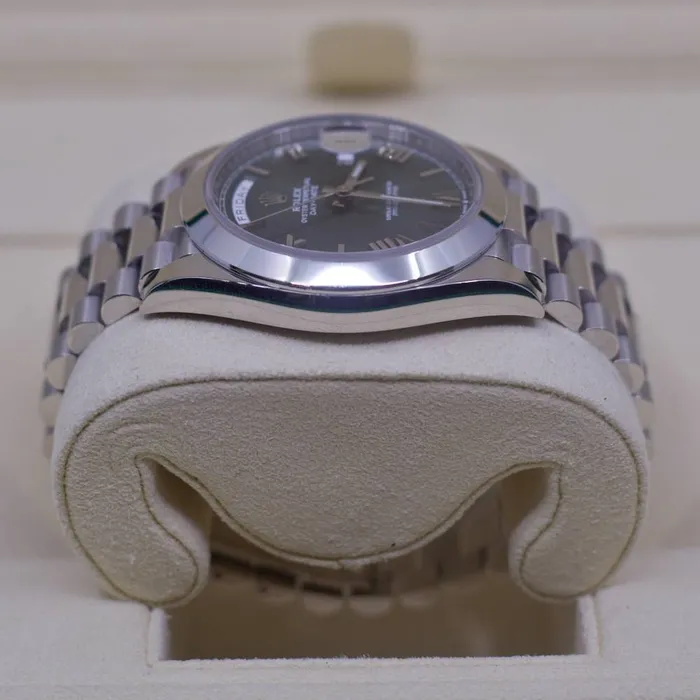 Bracelets Rolex Rolex Day Date 40mm Ref 2282060027 Olive Green Roman Dial Platinum President Bracelet Mens Watch