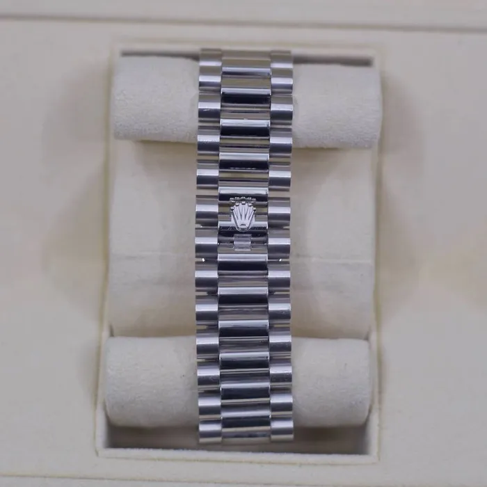 Bracelets Rolex Rolex Day Date 40mm Ref 2282060027 Olive Green Roman Dial Platinum President Bracelet Mens Watch