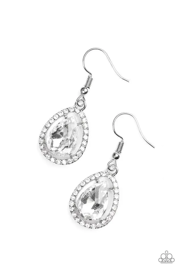 Earrings Paparazzi Earring A OneGLAM Show White Paparazzi Jewelry