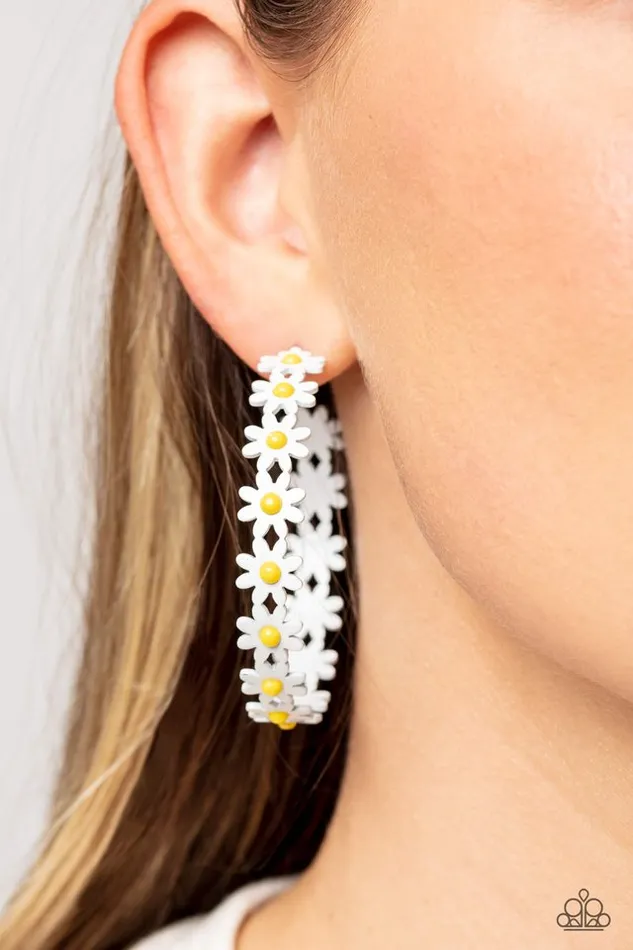 Earrings Paparazzi Jewelry Paparazzi Earring Daisy Disposition White