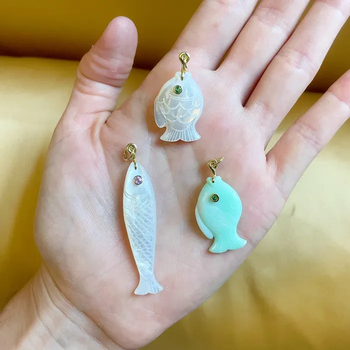 Necklaces Mazza Mazza Mother of Pearl Tsavorite 14K Gold Fish Pendant
