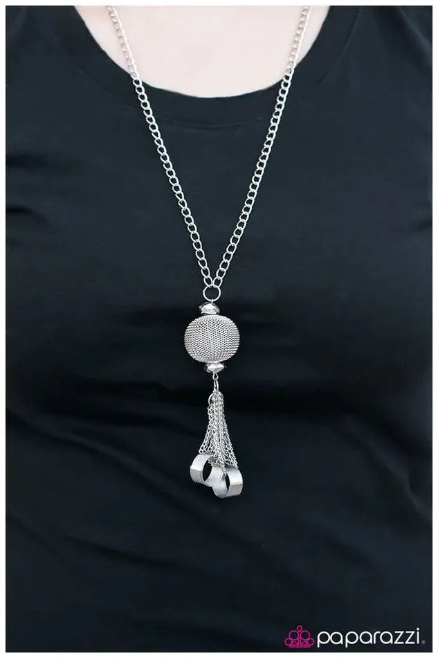 Necklaces Paparazzi Jewelry Paparazzi Necklace Dont MESH With Me Silver