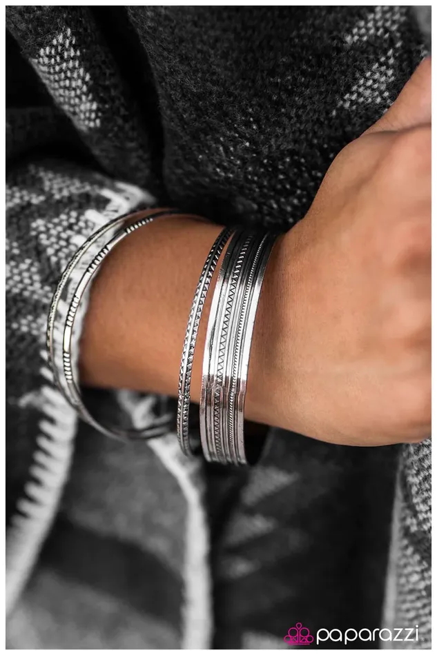 Paparazzi Bracelet Desert Cobra Silver Paparazzi Jewelry Bracelets
