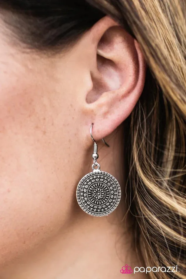 Paparazzi Earring Radiant Rays Silver Paparazzi Jewelry Earrings