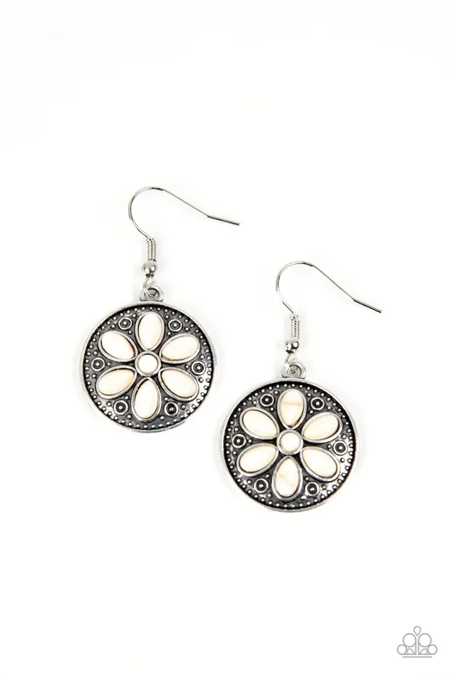Paparazzi Earring Saguaro Spring White Paparazzi Jewelry Earrings