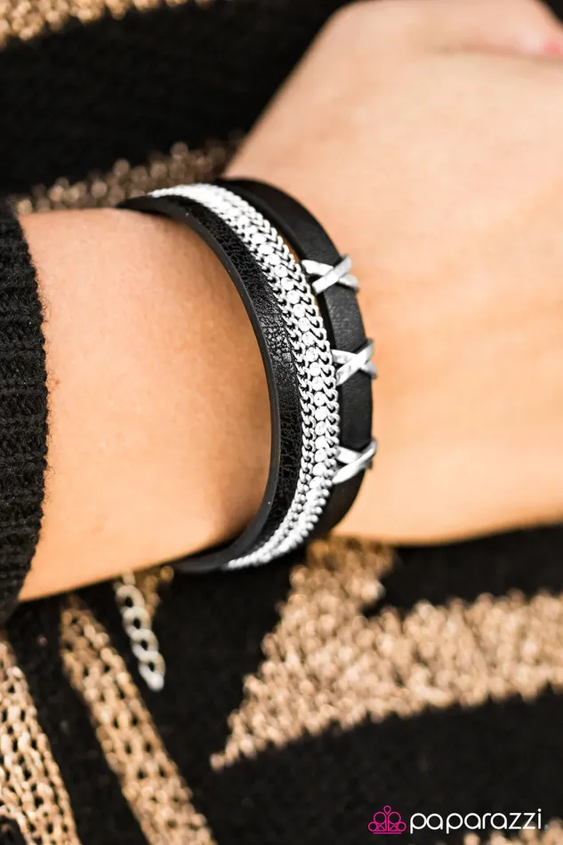 Paparazzi Jewelry Bracelets Paparazzi Bracelet Go The Xtra Mile Black