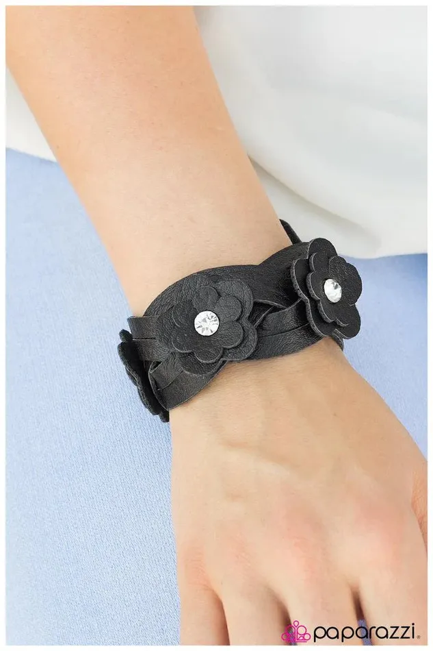 Paparazzi Jewelry Bracelets Paparazzi Bracelet Not A Care In The World Black