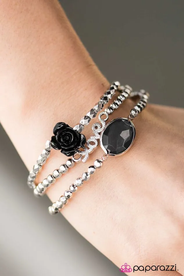 Paparazzi Jewelry Bracelets Paparazzi Bracelet Victorian Vibrato Black