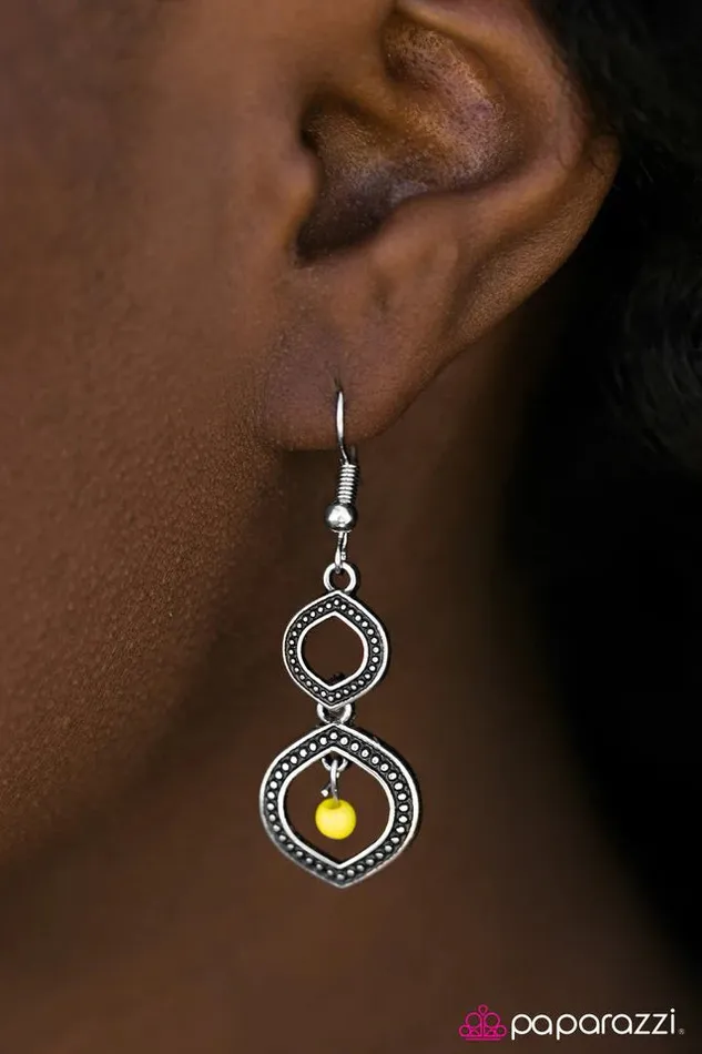 Paparazzi Jewelry Earrings Paparazzi Earring Dancing Genie Yellow