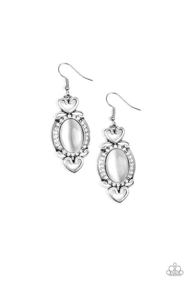 Paparazzi Jewelry Earrings Paparazzi Earring Port Royal Princess White