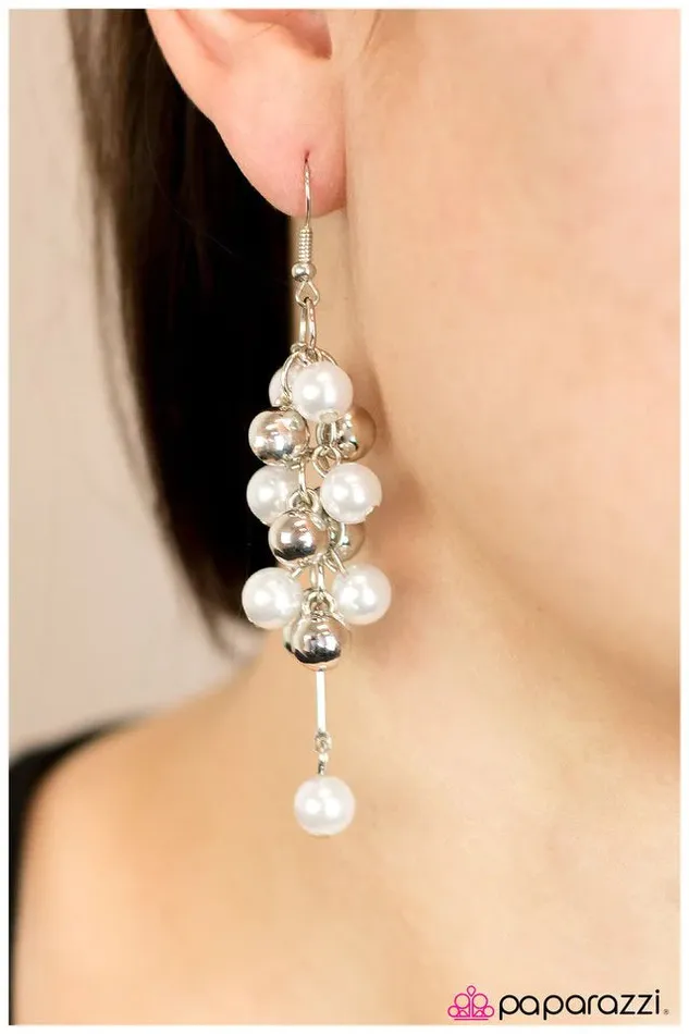 Paparazzi Jewelry Earrings Paparazzi Earring Pulling Away White