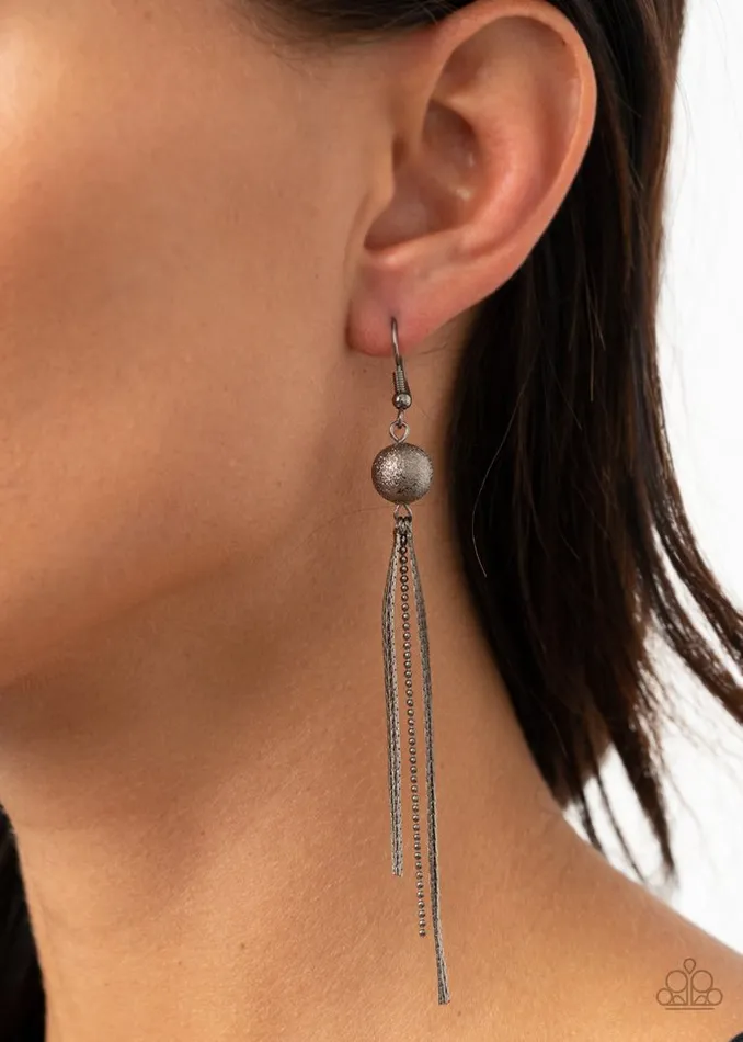Paparazzi Jewelry Earrings Paparazzi Earring SLEEKing Revenge Black