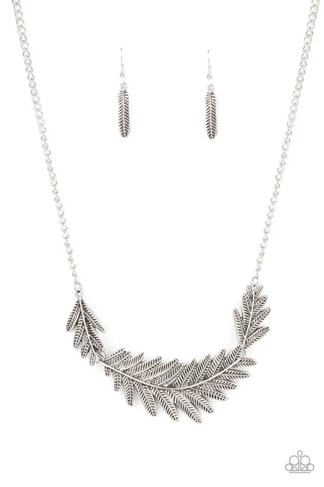 Paparazzi Jewelry Necklaces Paparazzi Necklace Queen of the QUILL Silver Paparazzi Jewelry Necklaces Paparazzi Necklace Queen of the QUILL Silver