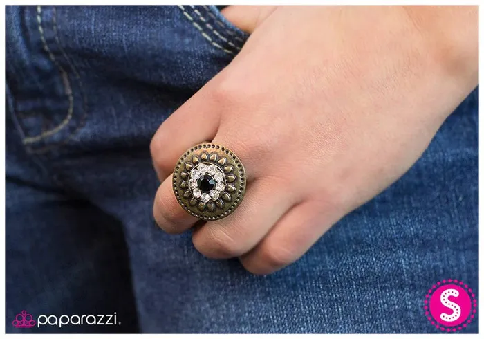 Paparazzi Jewelry Rings Paparazzi Ring Chasing The Sun Brass