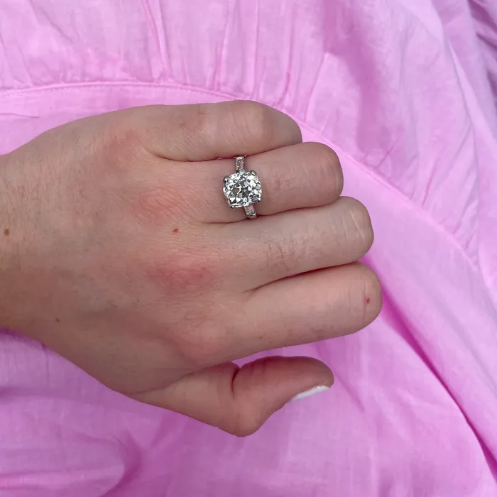 Rings Croghans Estate 426ct Cushion Center 50ct Baguette Side Diamond Platinum Ring