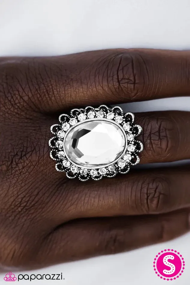 Rings Paparazzi Jewelry Paparazzi Ring Queen Of The Castle White