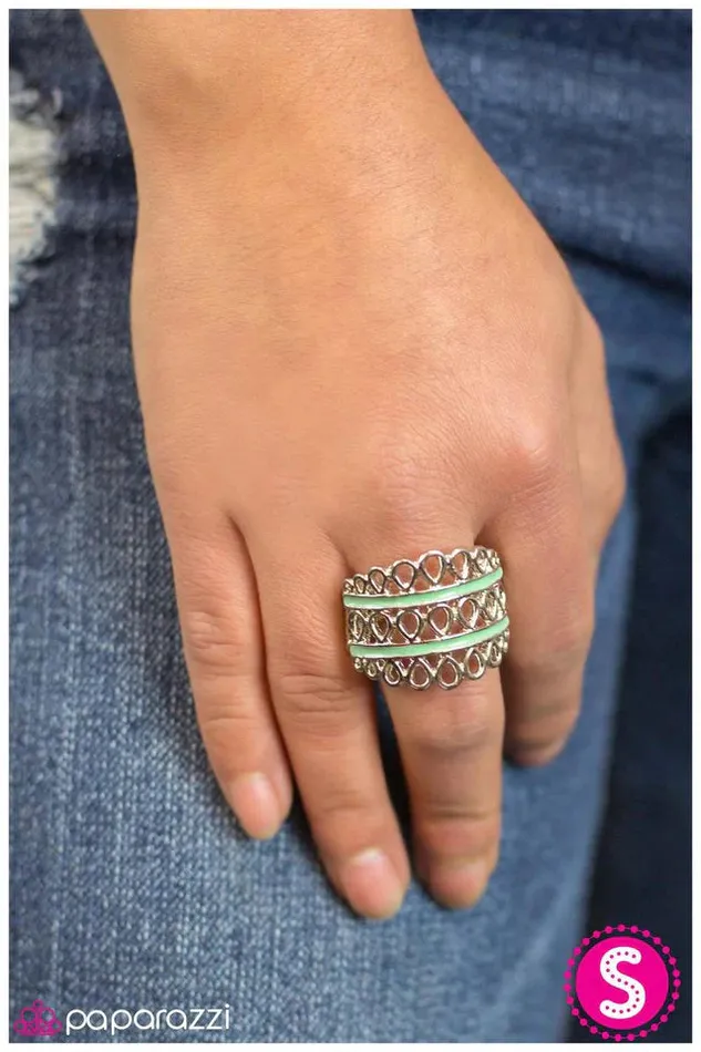 Rings Paparazzi Jewelry Paparazzi Ring Stole the Crown Green