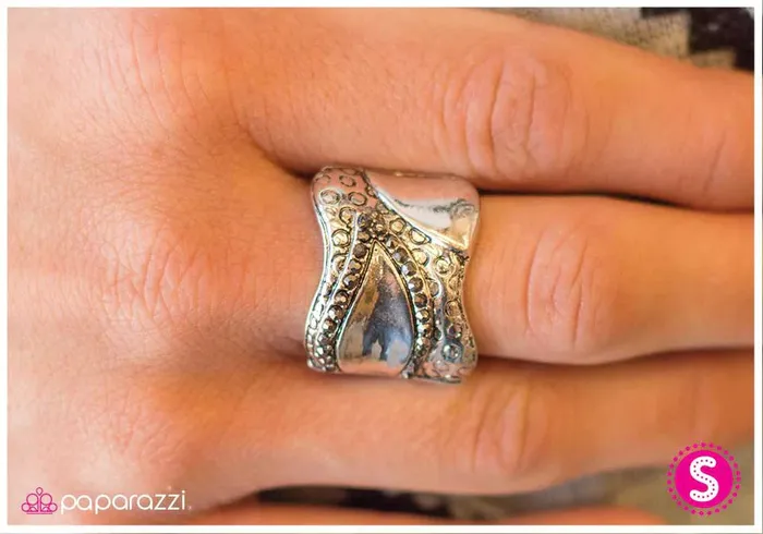 Rings Paparazzi Ring Hope Floats Silver Paparazzi Jewelry