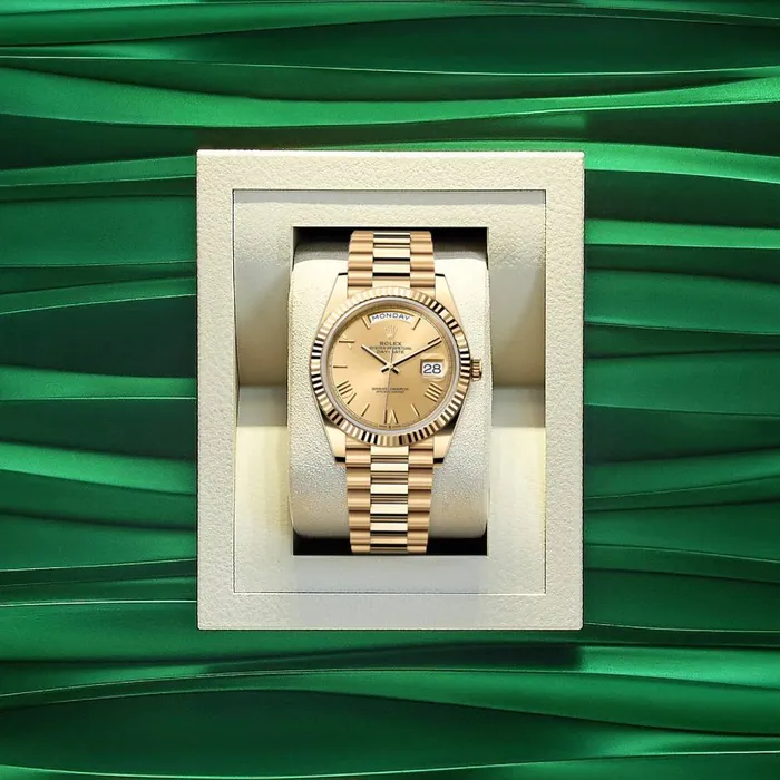 Rolex Rolex Day Date 40mm Ref 2282380006 Champagne Roman Dial Fluted Bezel 18K Yellow Gold President Bracelet Mens Watch Bracelets