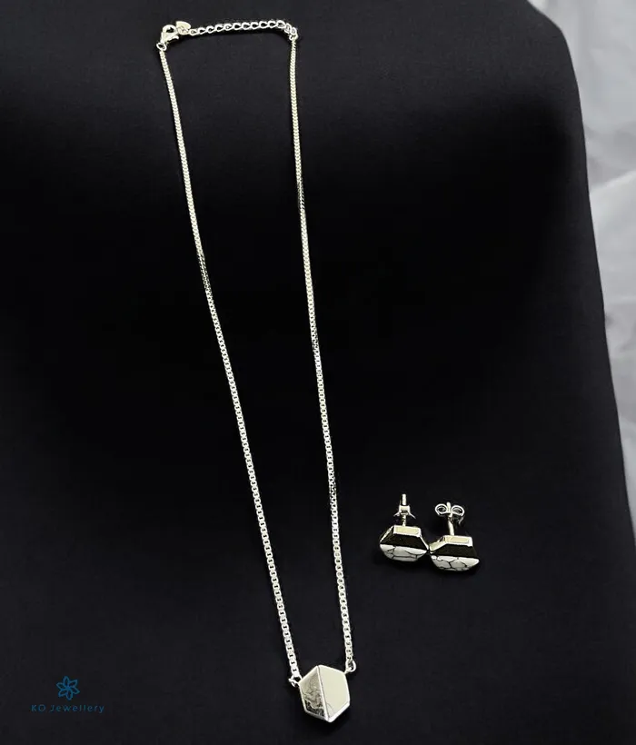 Imported The Riyanka Silver Necklace Earrings Pearl Necklaces