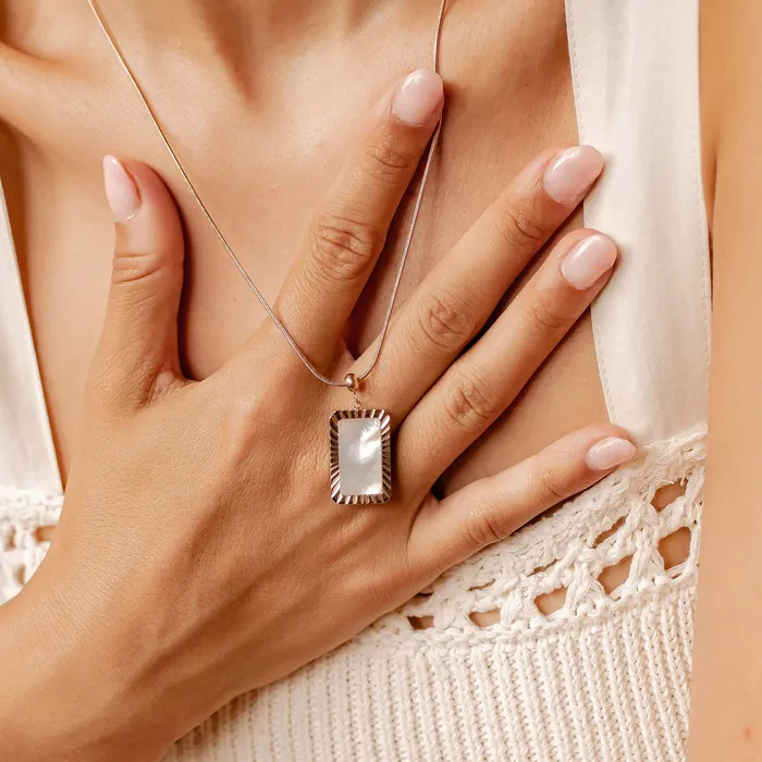 PreStyled Sets Hey Happiness Shining Rectangle Pendant Gold