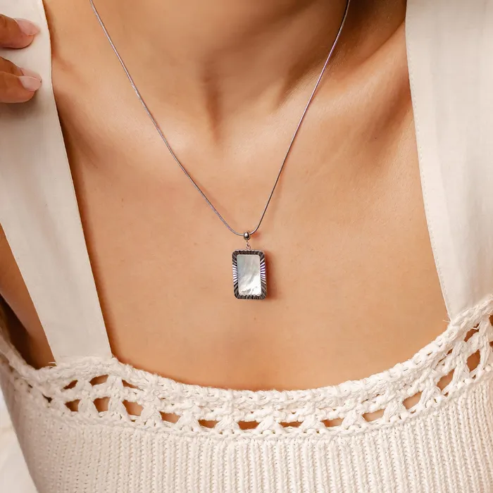 PreStyled Sets Hey Happiness Shining Rectangle Pendant Gold