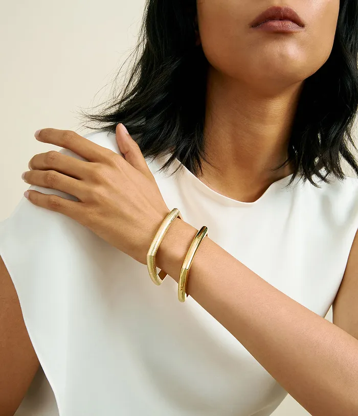 Quad Bangle Hammered 18K Gold David Webb PreStyled Sets