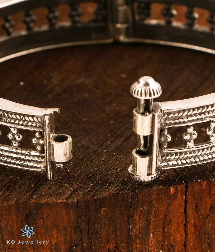 The Soha Silver Openable Bracelet Size 24 Jaipur Bracelets